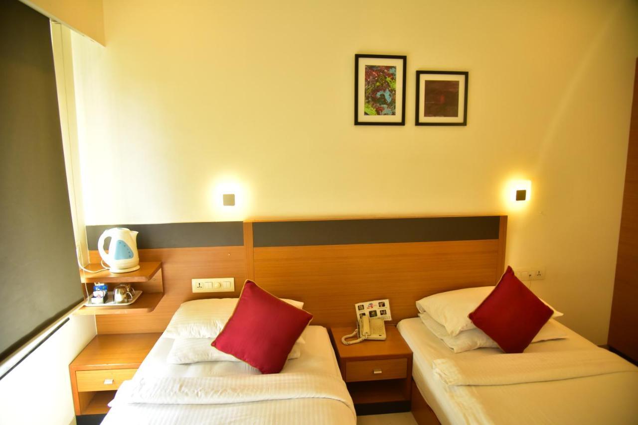 Hi 5 Hotel & Experience Nášik Exteriér fotografie